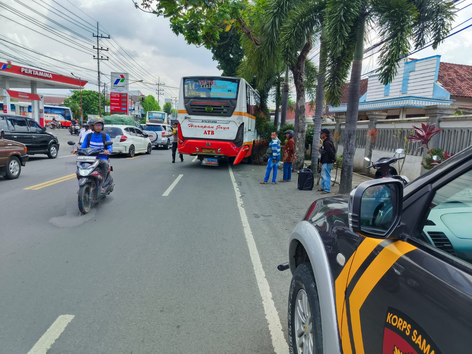 Bus Harapan Jaya tabrak pengendara motor hingga tewas