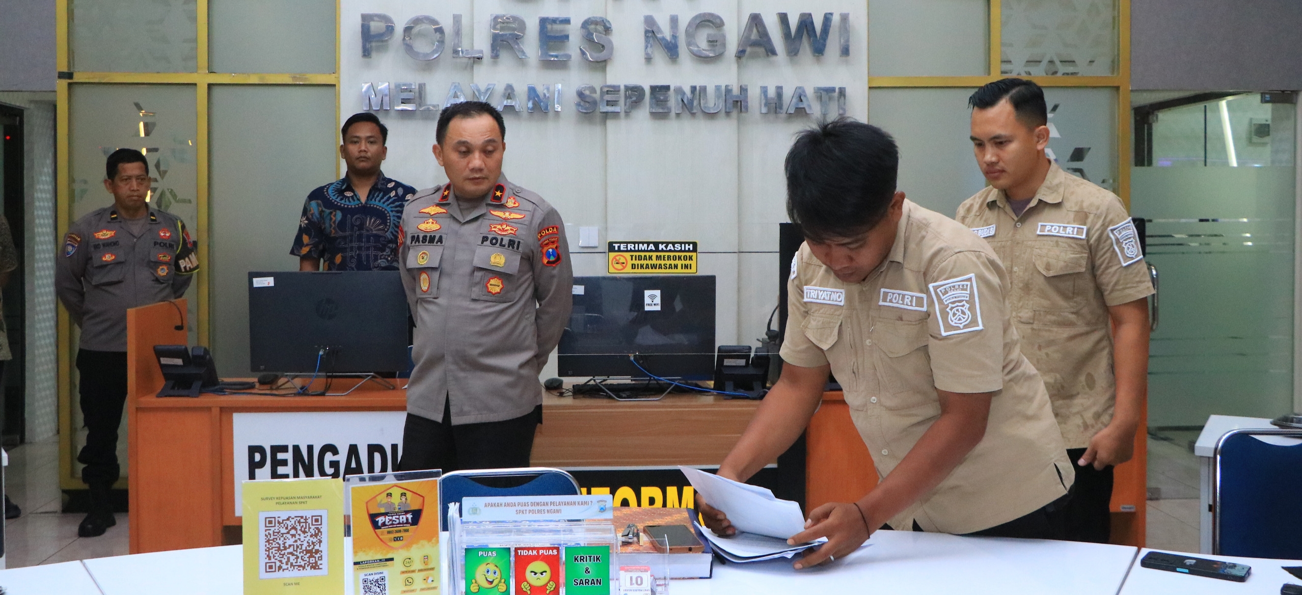 Wakapolda Jatim Brigjen Pol Pasmar Royce kunjungi ruang pelayanan Polres Ngawi