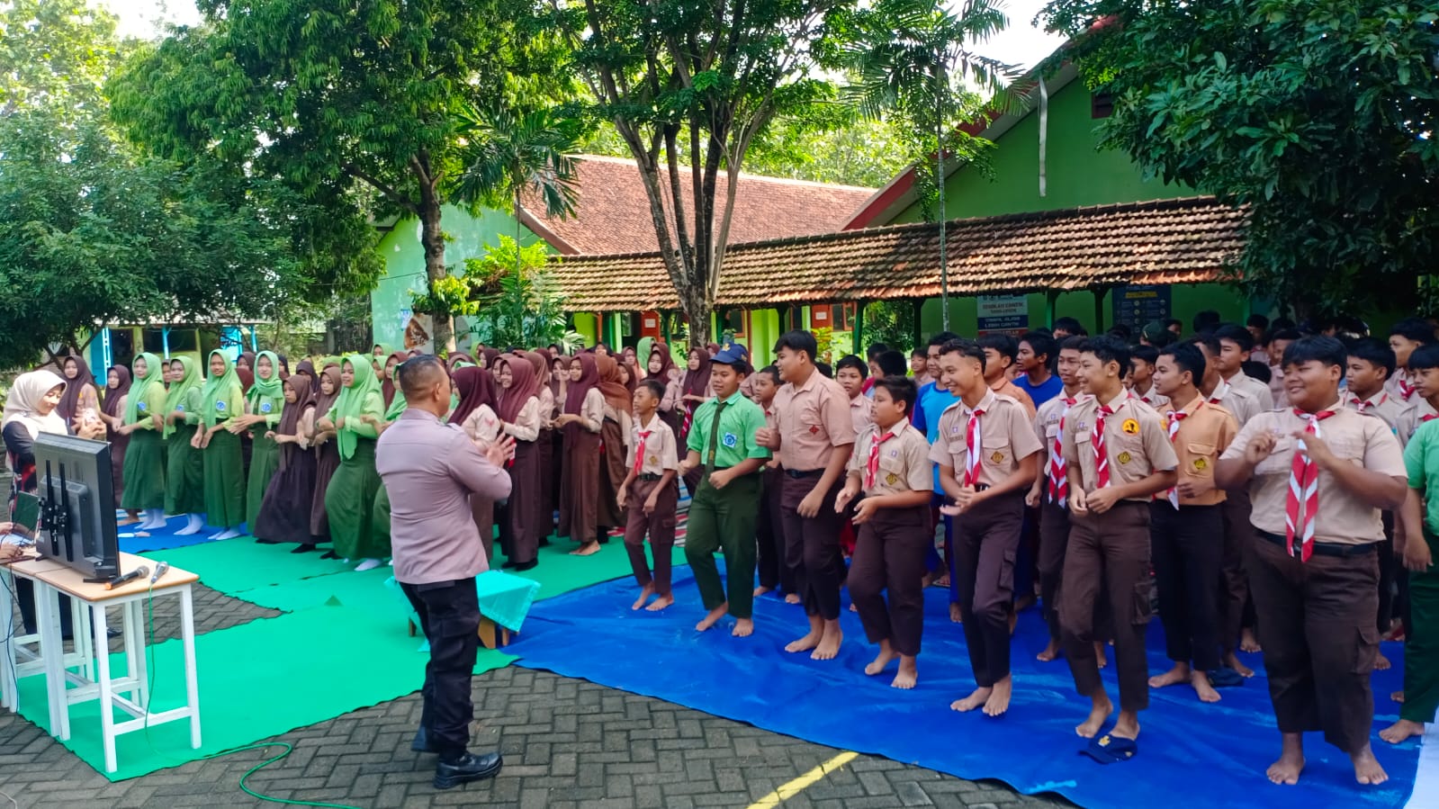 Polsek Jatikalen sosialisasi ke SMPN 1 Jatikalen