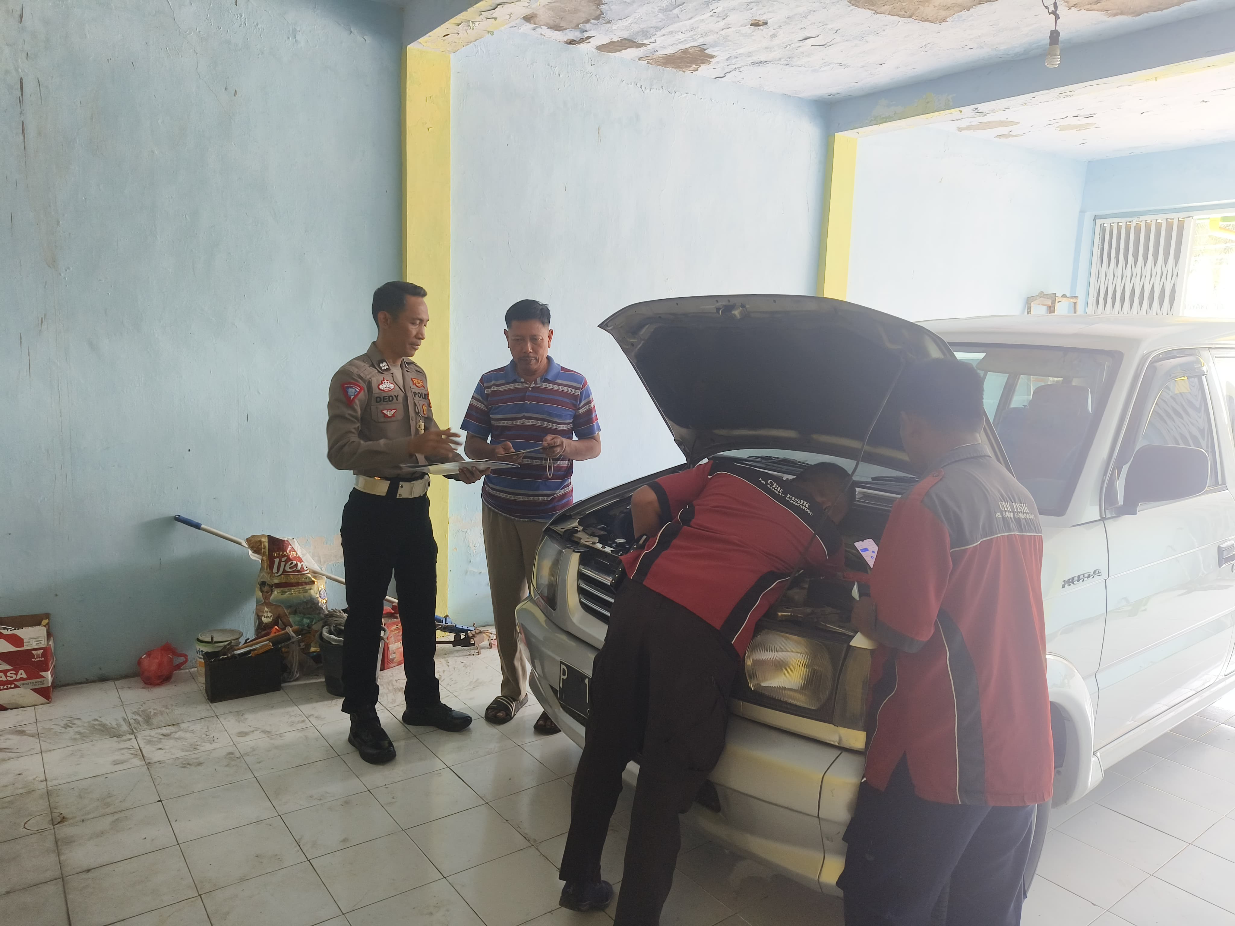 Satlantas Polres Bondowoso cek fisik kendaraan