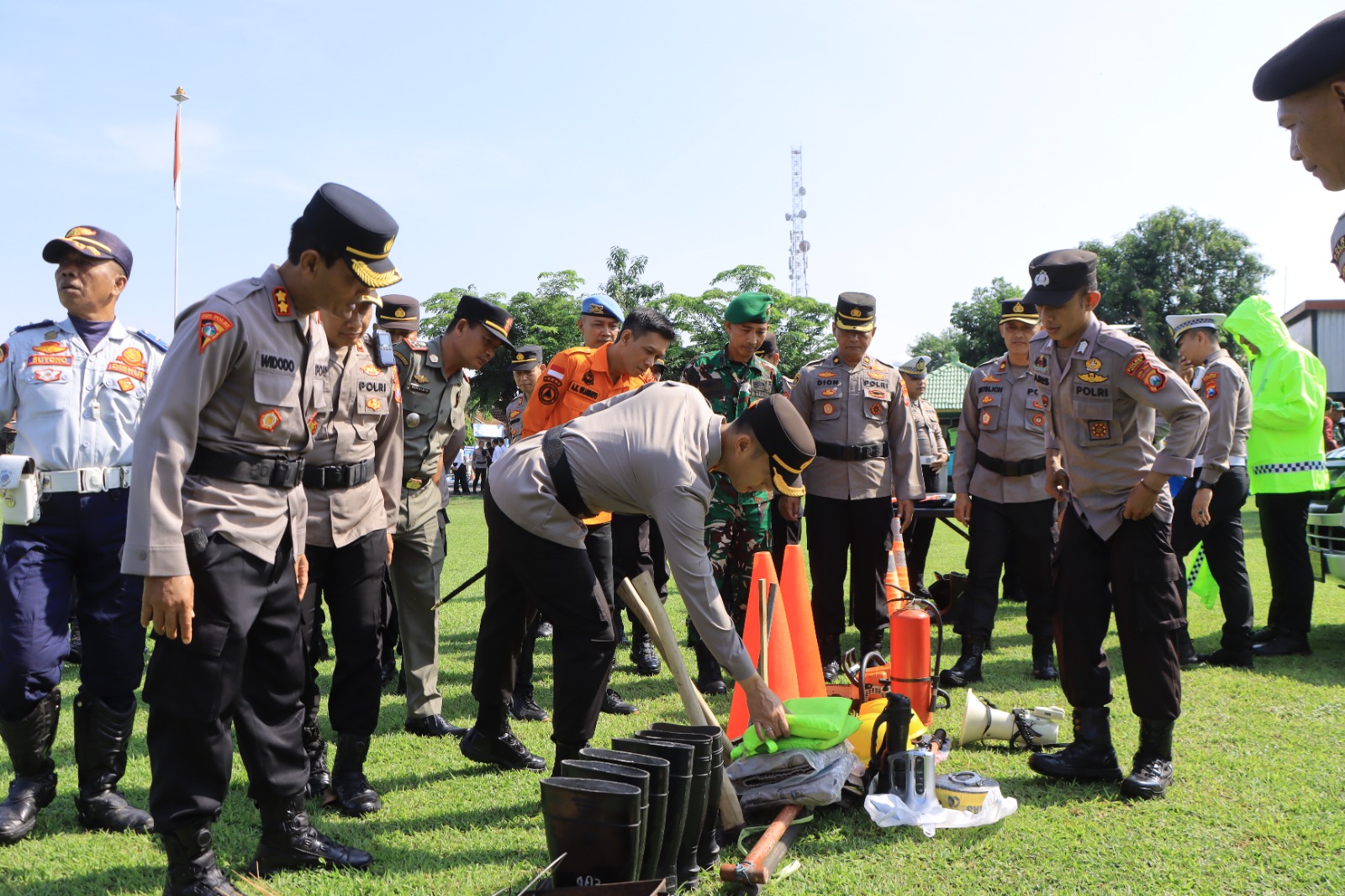 Polres Madiun bersama BPBD dan Kodim 0803 saat apel kesiapan hadapi bencana