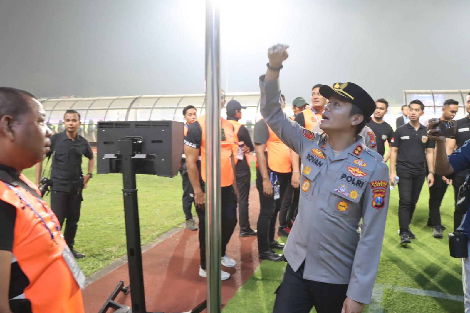 Kapolres Gresik AKBP Rovan Richard Mahenu cek lapangan