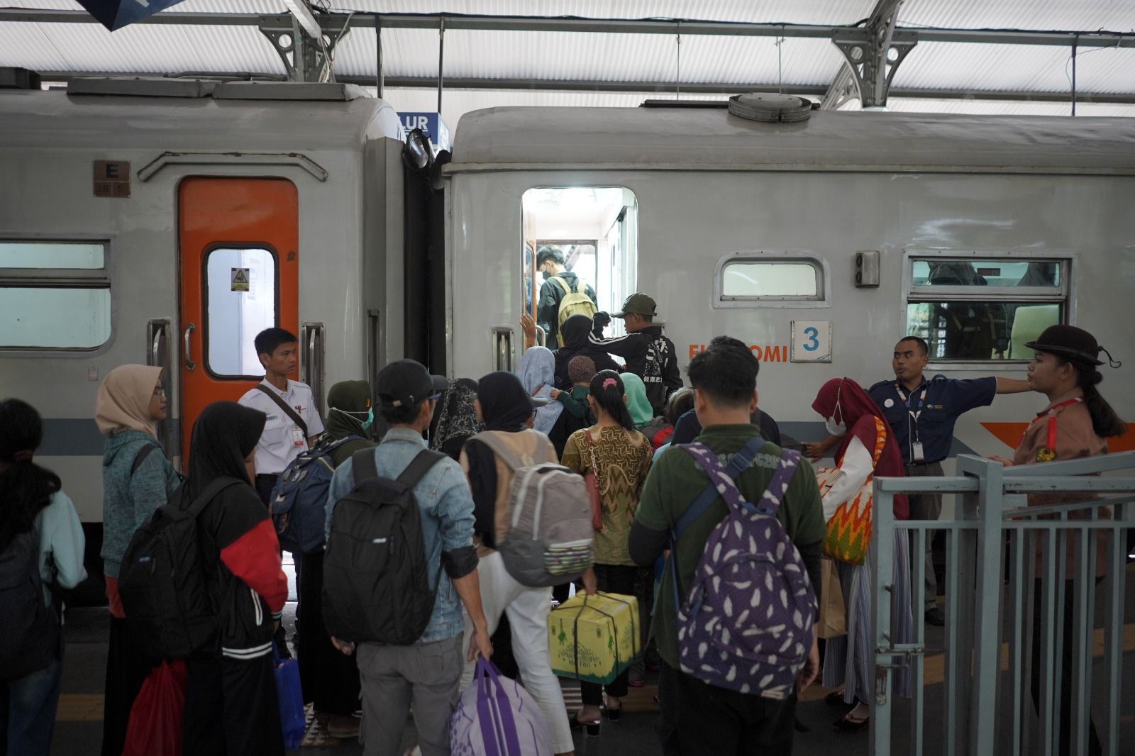 Pengguna Commuter Line alami peningkatan