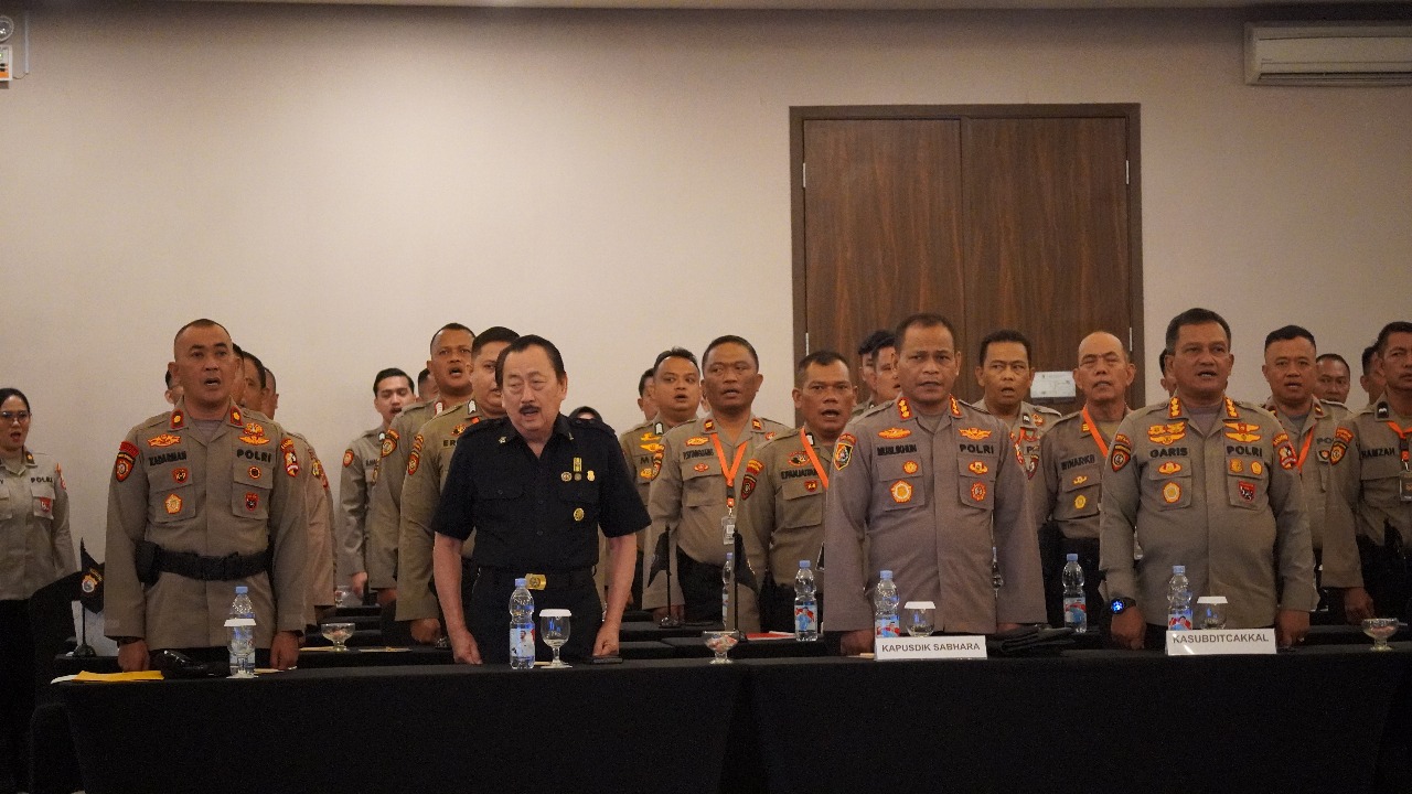70 Polisi ikuti Rakernis di Pasuruan