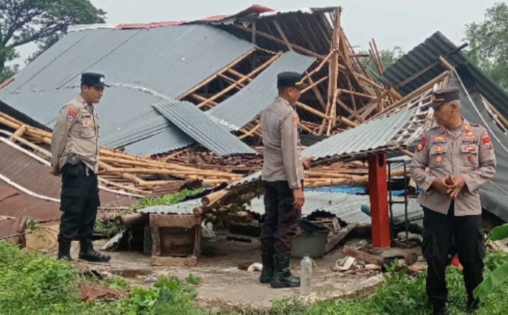 Polsek Kertosono data korban puting beliung