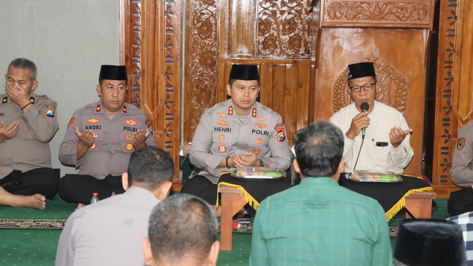 Kapolres Nganjuk AKBP Henri Noveri Santoso saat acara Binrohtal