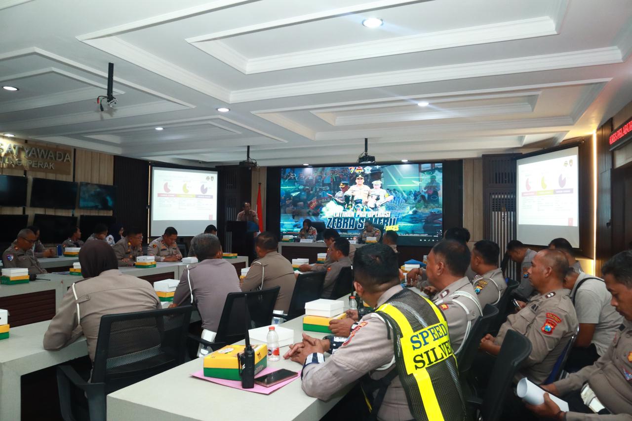 Polres Pelabuhan Tanjung Perak gelar latpraops