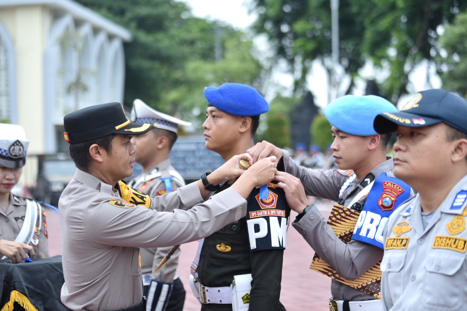 Kapolres Gresik AKBP Rovan Richard Mahenu saat Apel Gelar Pasukan Operasi Zebra Semeru