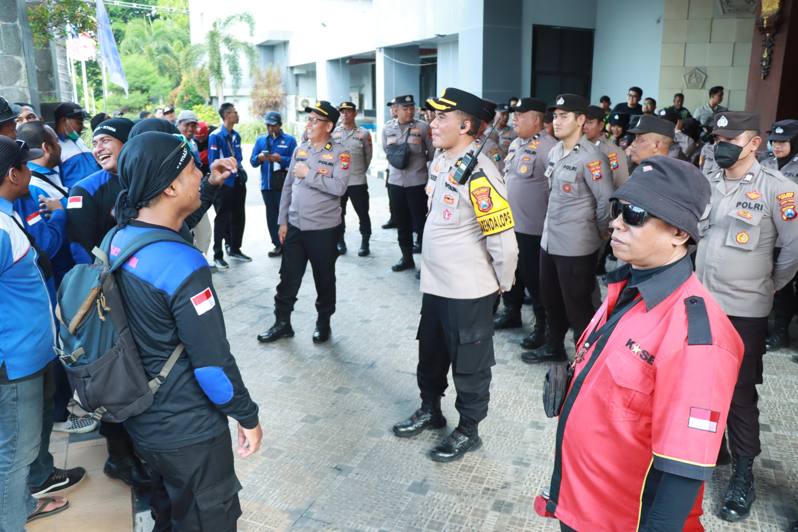 Polres Gresik lakukan pengamanan aksi buruh