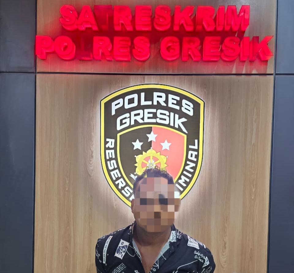 Tersangka diamankan Polisi beserta barang buktinya