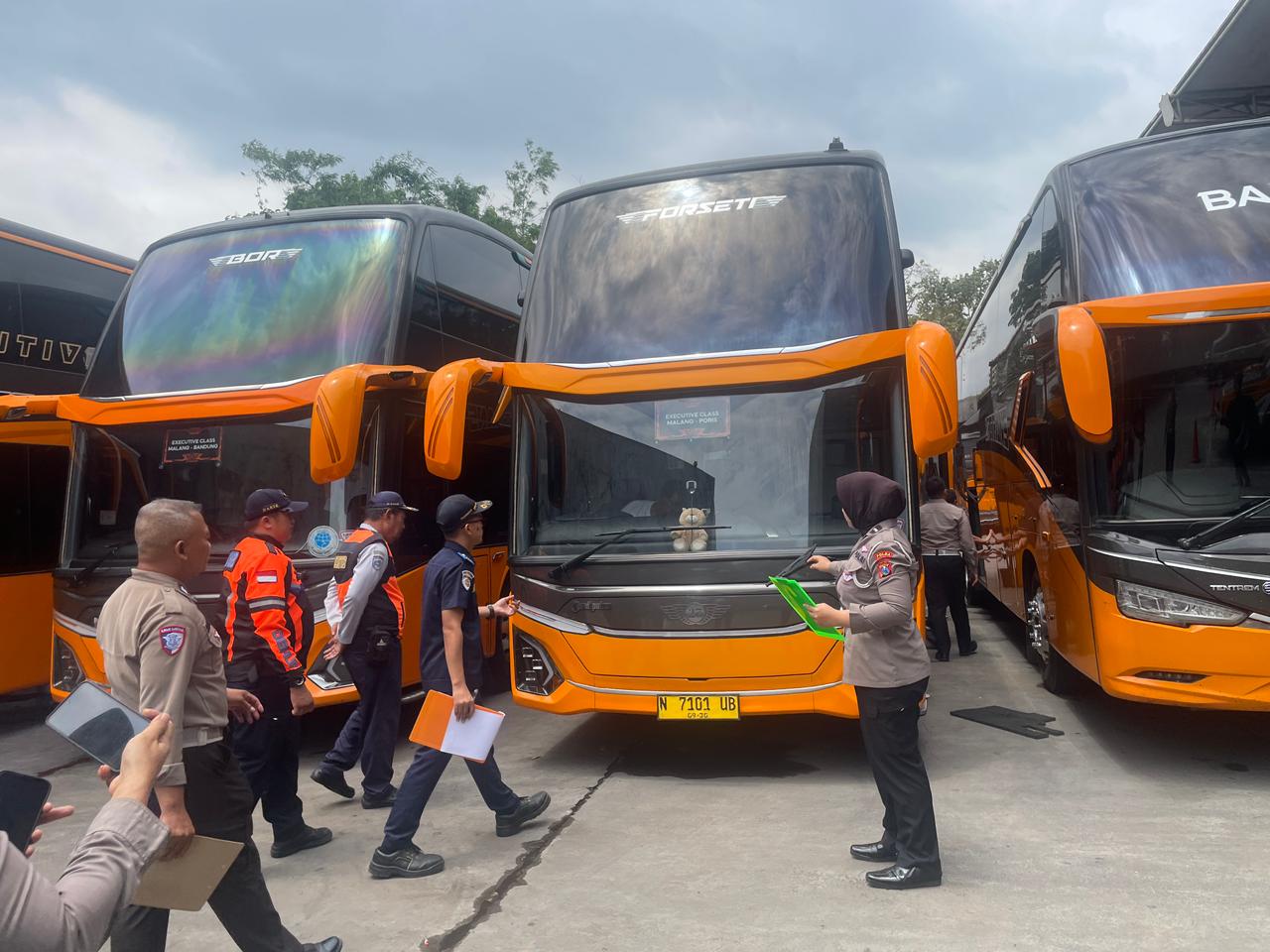 Satlantas Polres Malang cek kelayakan bus pariwisata