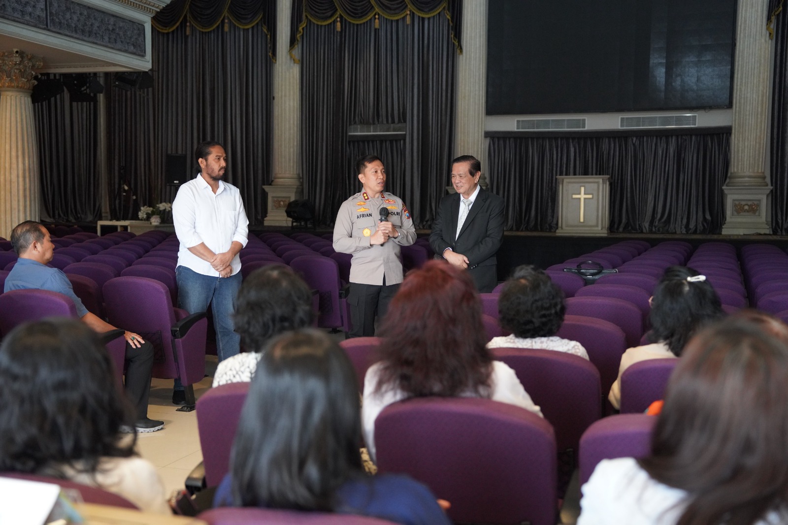 Kapolres Bojonegoro AKBP Afrian Satya Permadi cek sejumlah Gereja