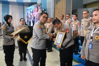 Birolog Polda Jatim raih penghargaan dari Aslog Kapolri kategori pemanfaatan BMN dan laporan terbaik