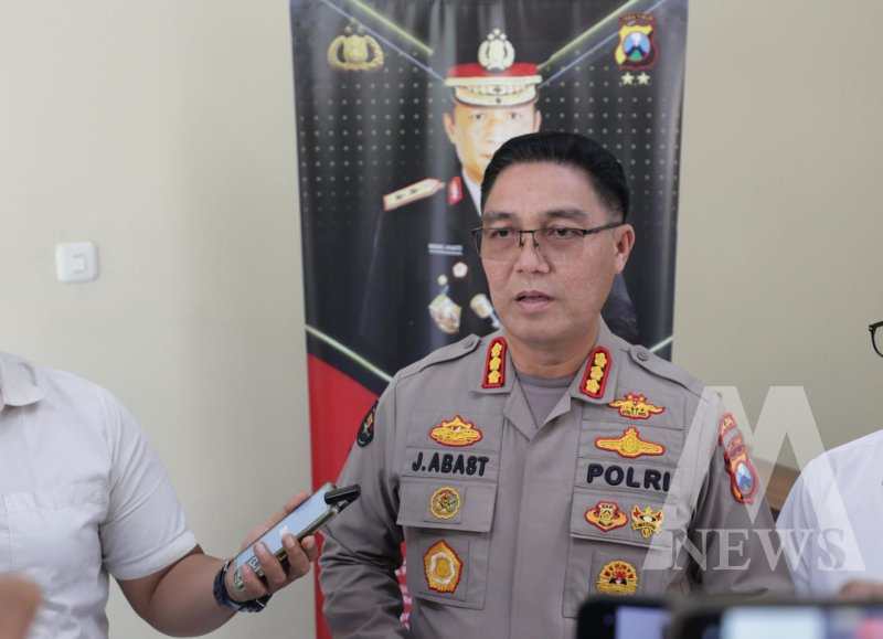 Kabid Humas Polda Jatim Kombespol Jules Abraham Abast 