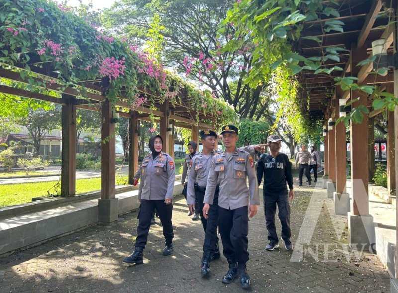 Kasubditwaster Ditpamobvit Polda Jatim, AKBP Yayuk Sri Wahyuningtias cek lokasi wisata di Watulimo Trenggalek