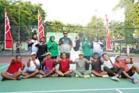 Danrem 084/BJ Brigjen TNI Danny Alkadrie bersama peserta tenis lapangan