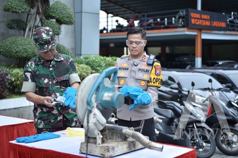 Kapolres Gresik AKBP Rovan Richard Mahenu