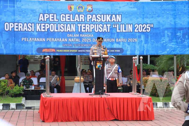 Kapolres Gresik AKBP Rovan Richard Mahenu