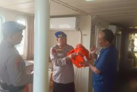 Satpolairud Polres Gresik cek kelayakan kapal jelang nataru