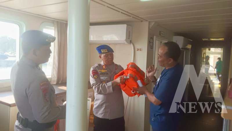 Satpolairud Polres Gresik cek kelayakan kapal jelang nataru