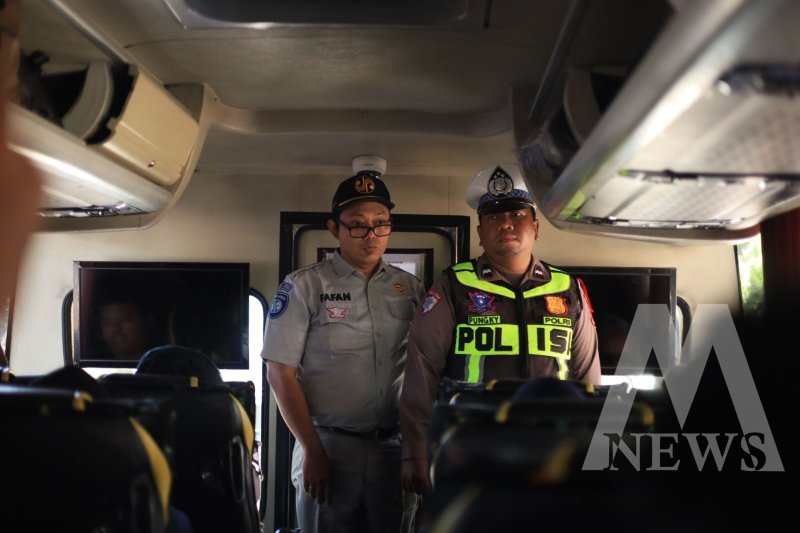 Satlantas Polres Gresik rampcheck dan tes urine sopir bus