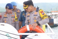 Kapolresta Banyuwangi Kombespol Rama Samtama Putra saat tinjau Pelabuhan