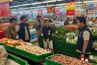 Satgas Pangan Polres Gresik sidak supermarket