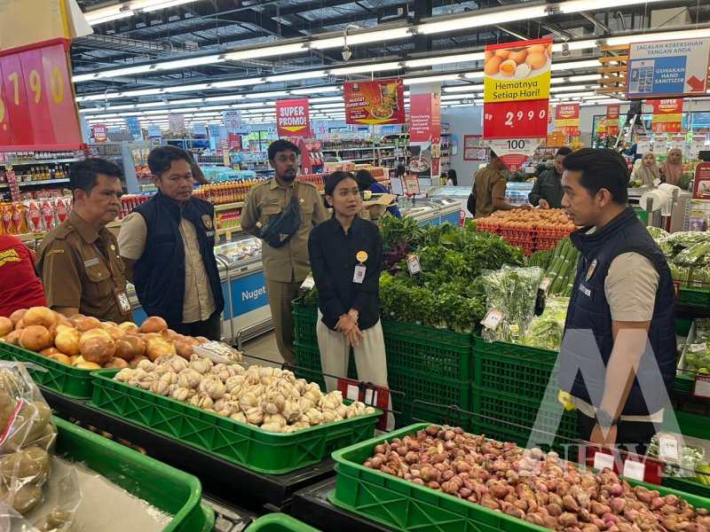 Satgas Pangan Polres Gresik sidak supermarket