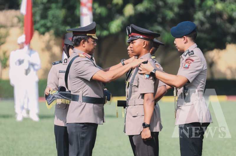 Kapolda Jatim Irjen Pol Drs. Nanang Avianto lantik 247 Bintara Remaja
