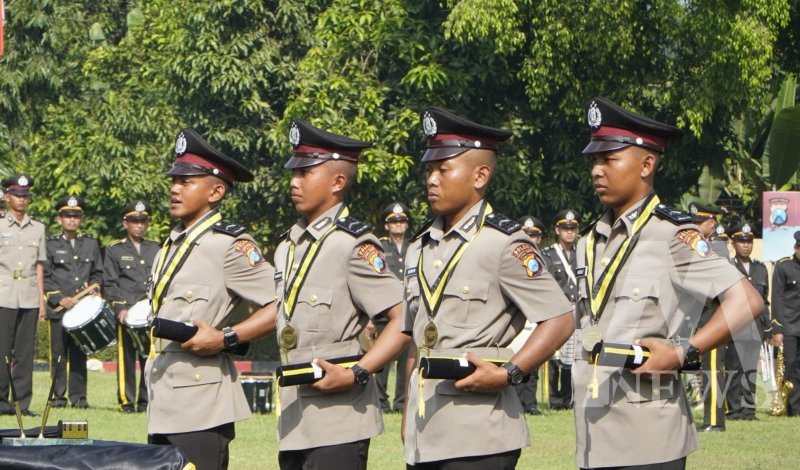 Anak petani hingga montir jadi lulusan terbaik Bintara Remaja