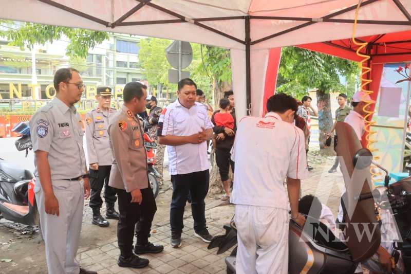 Kapolres Probolinggo AKBP M. Wahyudin Latif cek pos pelayanan