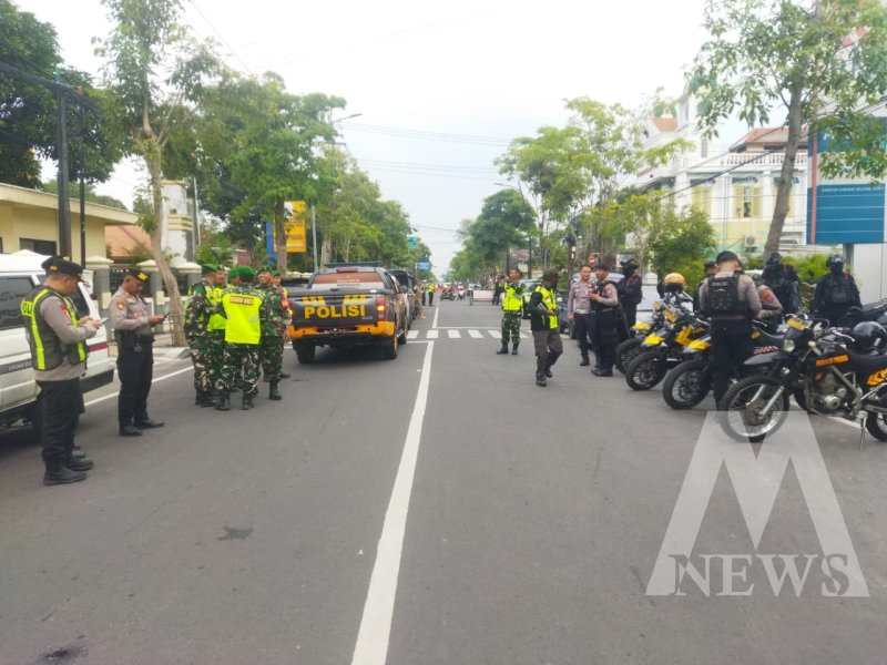 Polres Bojonegoro patroli sejumlah Gereja jelang Natal