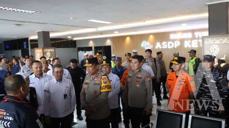 Kapolda Jatim Irjen Pol Drs. Nanang Avianto kunjungan ke Pelabuhan Ketapang Banyuwangi