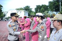 Kapolres Gresik AKBP Rovan Richard Mahenu pimpin kenaikan pangkat