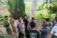 Polres Pasuruan bakar alat judi sabung ayam