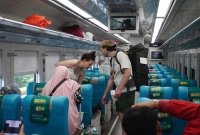 WNA gunakan kereta api saat Nataru