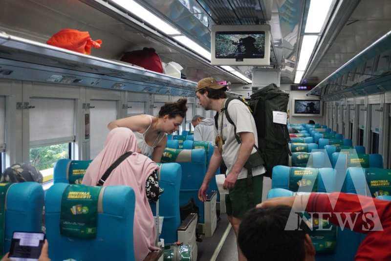 WNA gunakan kereta api saat Nataru