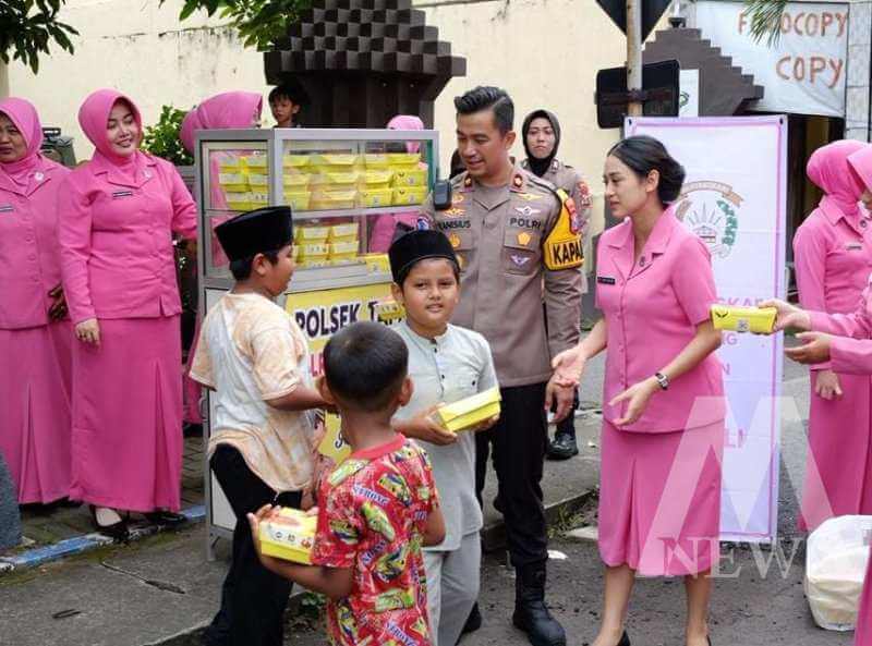 Kapolsek Taman Kompol Kanisius Franata gelar Jum'at Berkah