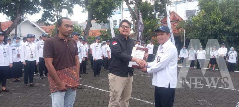 BKKBN Jatim serahkan SK Ngopi Bangga Kencana