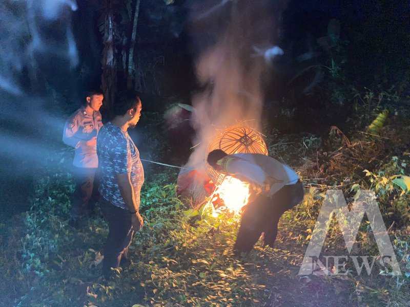 Polres Malang bakar alat judi sabung ayam