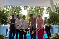 Kapolres Pasuruan Kota AKBP Davis Busin Siswara resmikan SPPG YKB