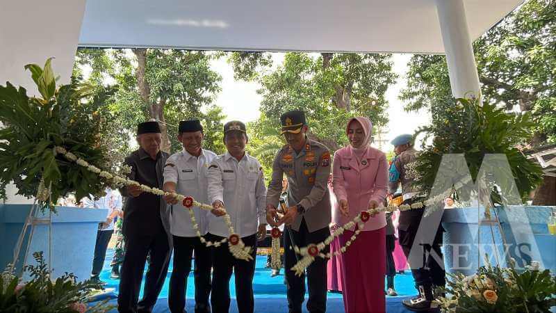 Kapolres Pasuruan Kota AKBP Davis Busin Siswara resmikan SPPG YKB