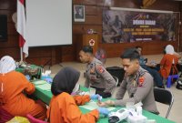 TNI Polri gelar donor darah di kantor PMI Surabaya
