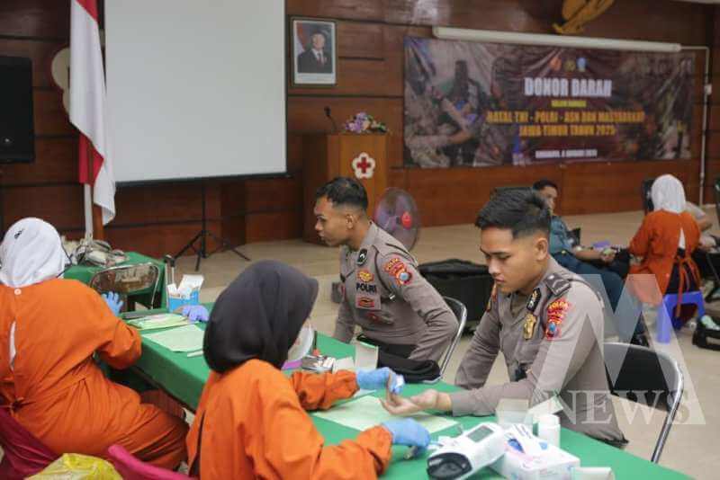 TNI Polri gelar donor darah di kantor PMI Surabaya
