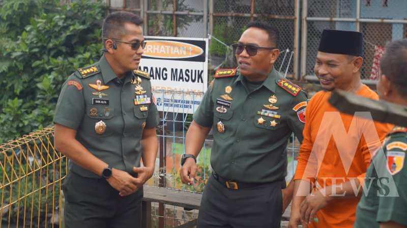 Kasiter Korem 084/BJ Kolonel Kav Ivan Alfa didampingi Dandim 0830/Surabaya Kolonel Inf Bambang Raditya