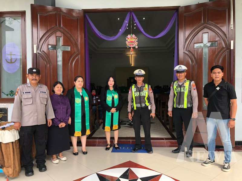 Polres Pelabuhan Tanjung Perak lakukan pengamanan Gereja