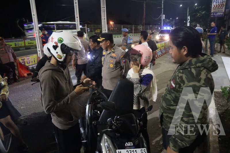 Satlantas Polres Pelabuhan Tanjung Perak Surabaya gelar razia di Pospol Suramadu