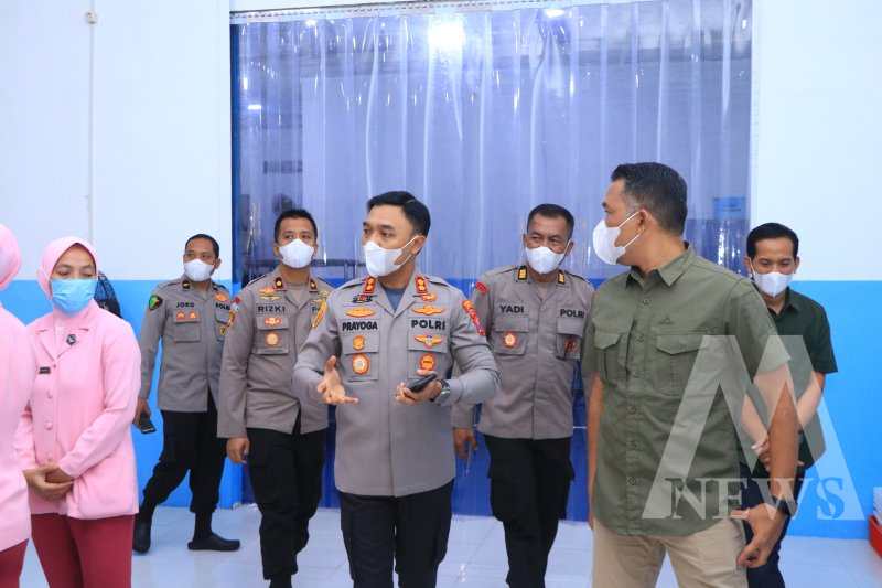 Kapolres Ngawi AKBP Prayoga Angga Widyatama cek SPPG di Kasreman