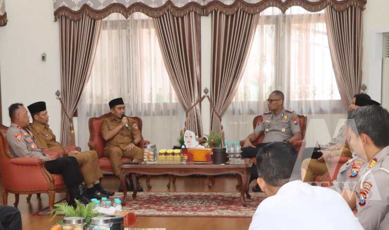 Kapolres Pasuruan Kota AKBP Titus Yudho Uly silaturahmi ke Forkopimda