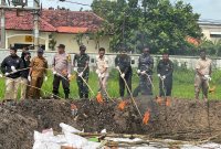 Balai Karantina Jatim lakukan pemusnahan Pertanian Ilegal